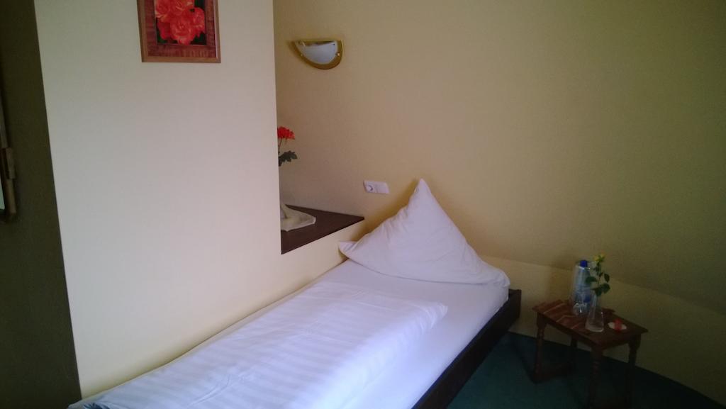 Landhotel Vierjahreszeiten Bad Königshofen im Grabfeld Pokoj fotografie