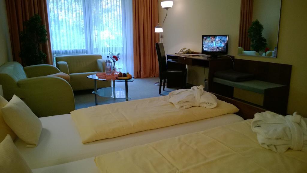 Landhotel Vierjahreszeiten Bad Königshofen im Grabfeld Pokoj fotografie
